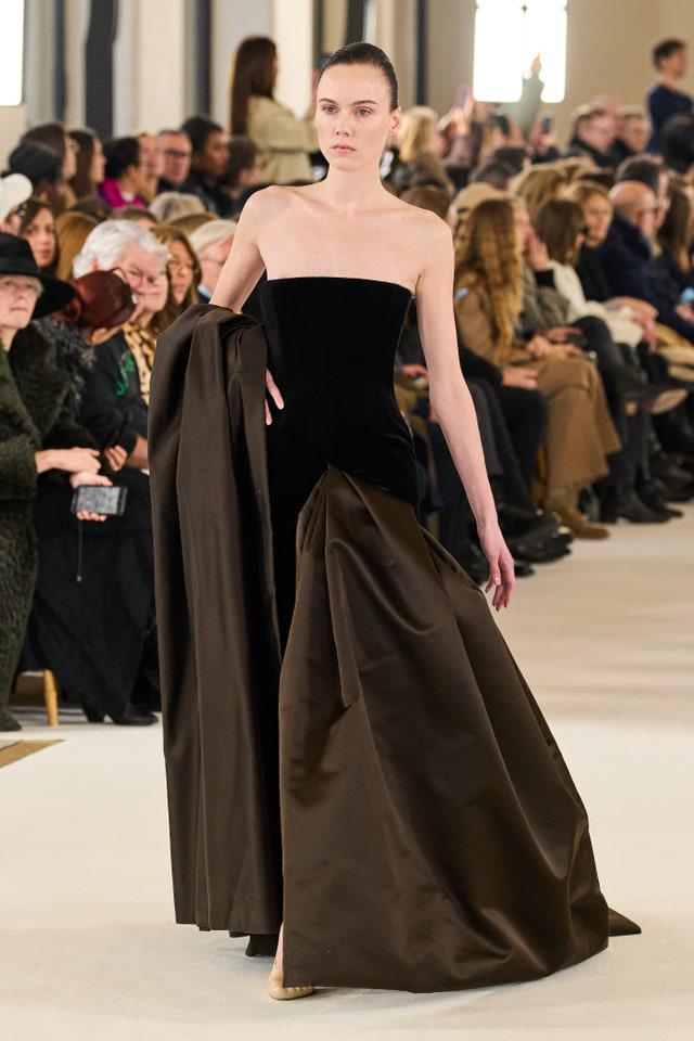 Schiaparelli presenta su colección Alta Costura Primavera-Verano 2023