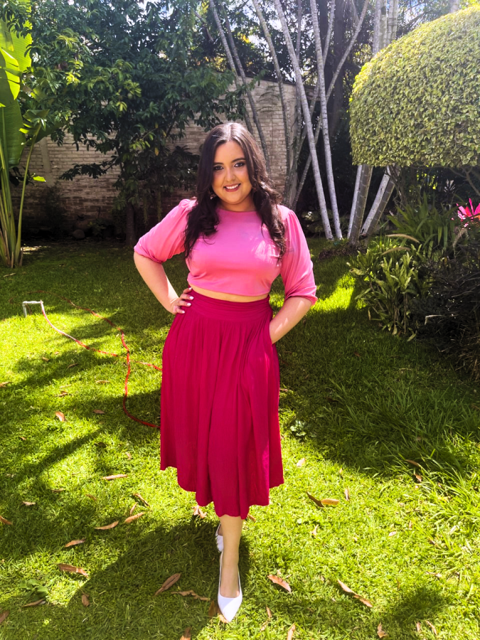 Mireya Navarro: Combinando sus conocimientos y el arte del diseño de moda Mireya Navarro: Combinando sus conocimientos y el arte del diseño de moda
