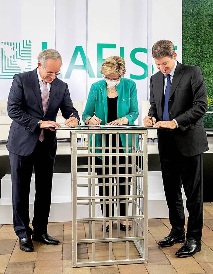 LAFISE y Fundación Zamora Terán lanzan programa destinado a fomentar el Desarrollo de las PYMES con Enfoque de Género LAFISE y Fundación Zamora Terán lanzan programa destinado a fomentar el Desarrollo de las PYMES con Enfoque de Género