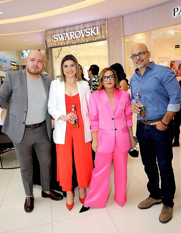 Lawin Paz, Rosa Montoya, Blanca Bendeck y Carlos Cáceres Lawin Paz, Rosa Montoya, Blanca Bendeck y Carlos Cáceres