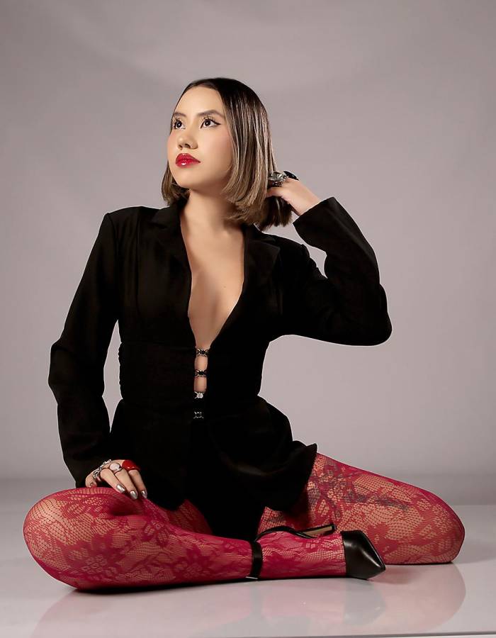 Allyson se prepara para presentar <i>Todo Sobre Ella</i>, su colección inspirada en el cine de Pedro Almodóvar con la que debutará en la X edición de BAC Estilo Moda. Allyson se prepara para presentar <i>Todo Sobre Ella</i>, su colección inspirada en el cine de Pedro Almodóvar con la que debutará en la X edición de BAC Estilo Moda.