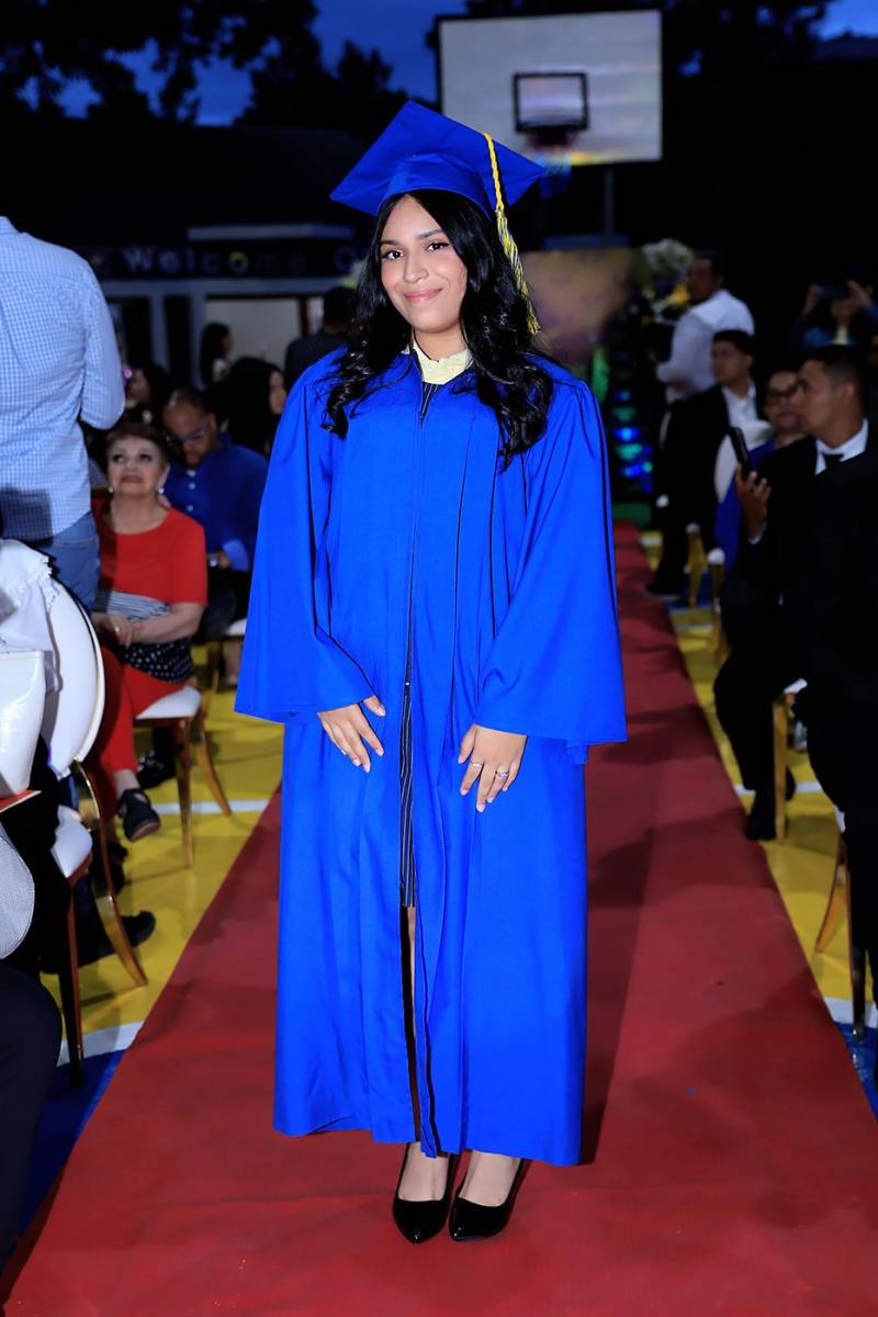 Victoria Flores.