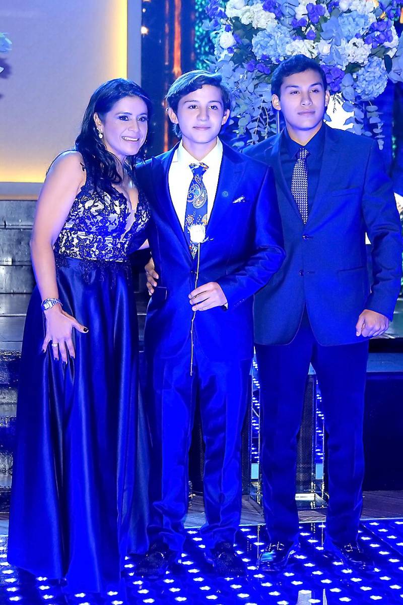 Marcela Lesmes, Sebastián y Gustavo Delgado.