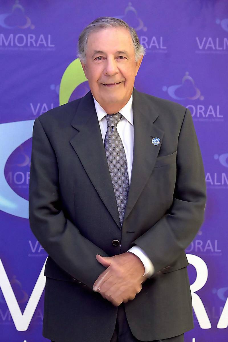 Así fue la entrega al premio Valmoral 2022 a Marco Raudales