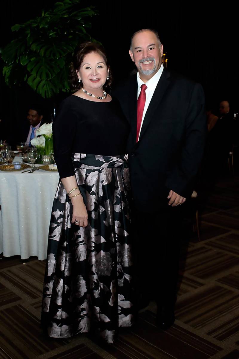 Miriam Nasser y su hijo Ivánn Romero.