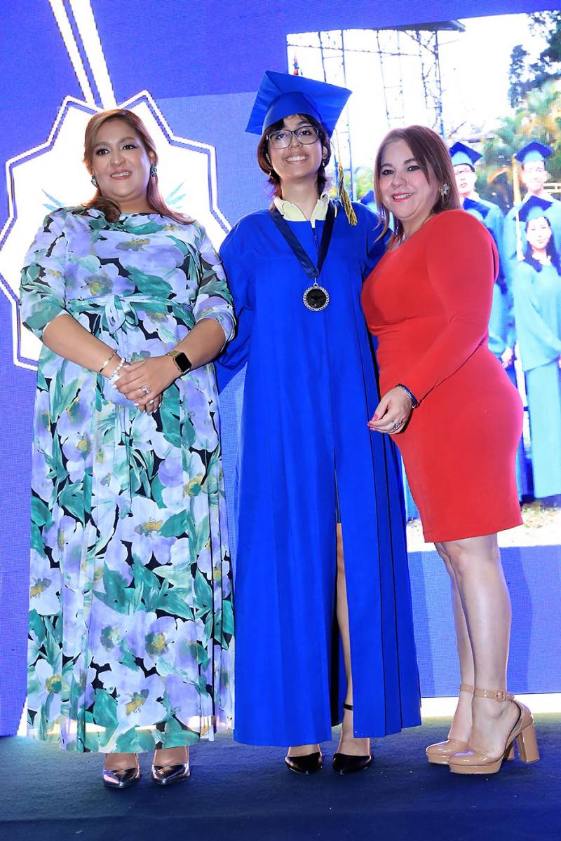 Alejandra Molina