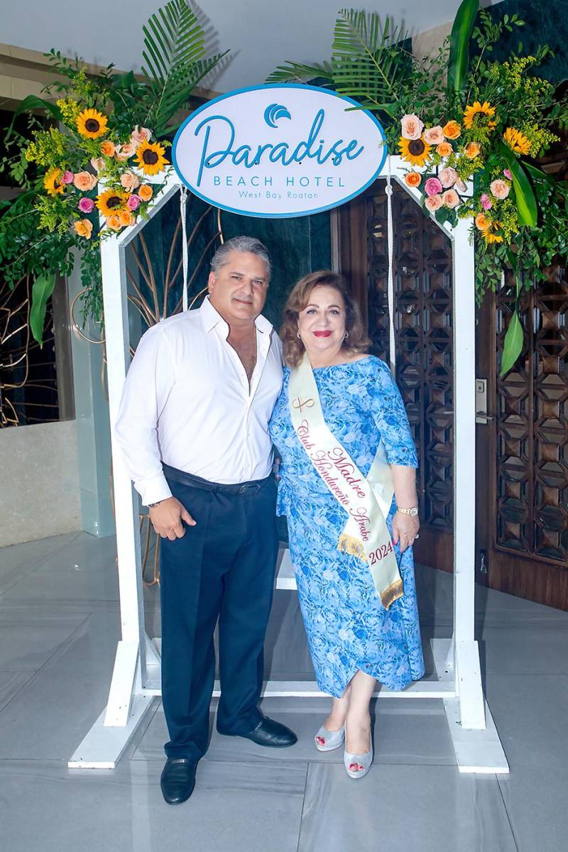 Basilio y su mamá Suyapa Fuschich.