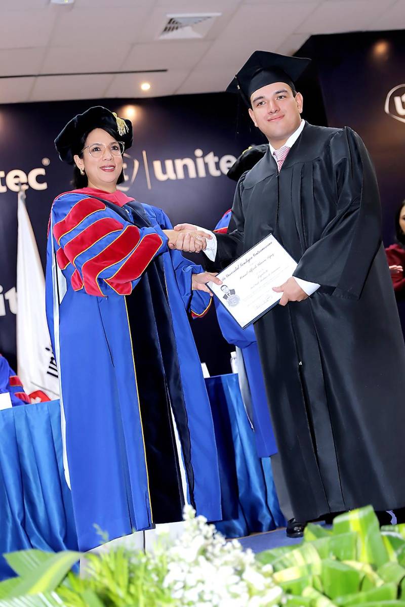 Graduaciones de Pregrado UNITEC TGU 2024