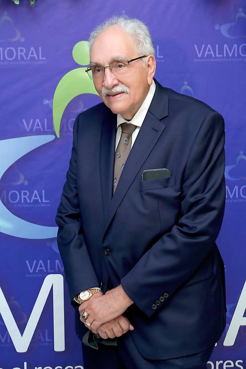 El homenajeado Marco Antonio Raudales Navarro