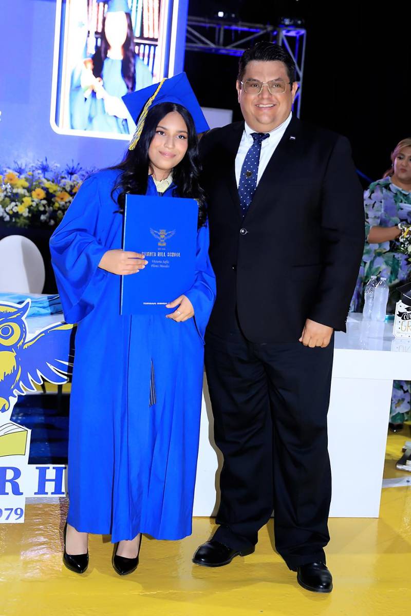 Victoria Flores.
