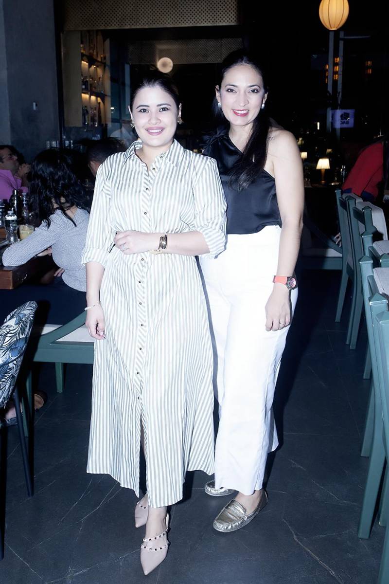 Irá Hidalgo y Alba Sabillón.