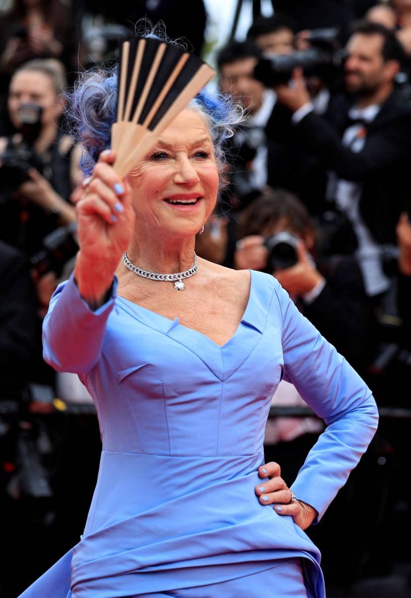 Helen Mirren triunfa con su cabellera azul en Cannes