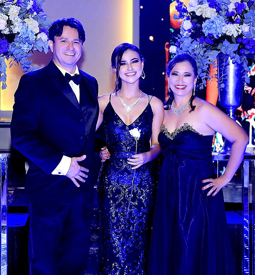 Herbert y Katherine Diecke con Karla Erazo de Diecke.