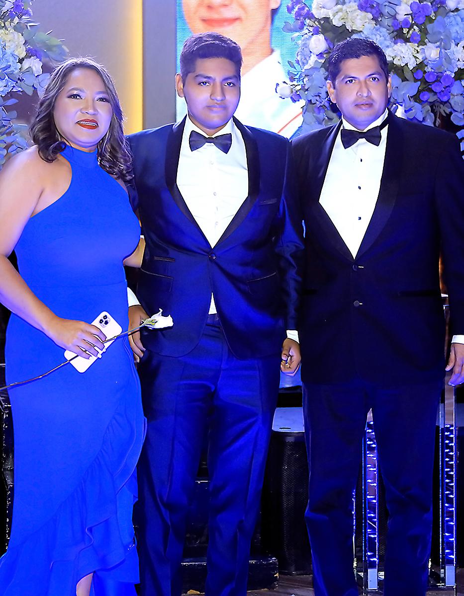 Janeth, Henry Andino Turcios y Henry Andino.