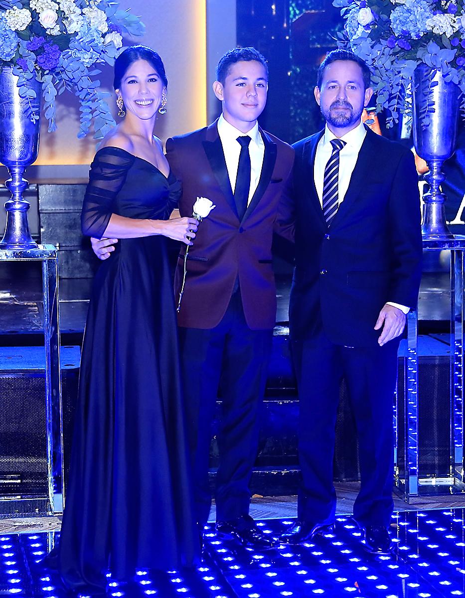 Sandra Dipalma, Fernando Alvarado Dipalma y Juan Carlos Alvarado.