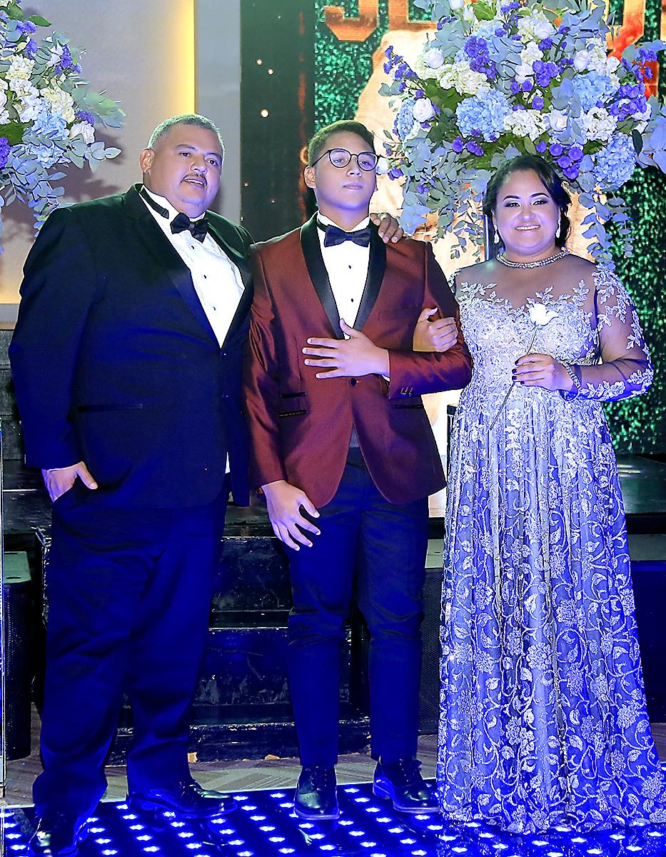 Elmer Rivera, Iván Rivera Barahona y Danira Barahona de Rivera.