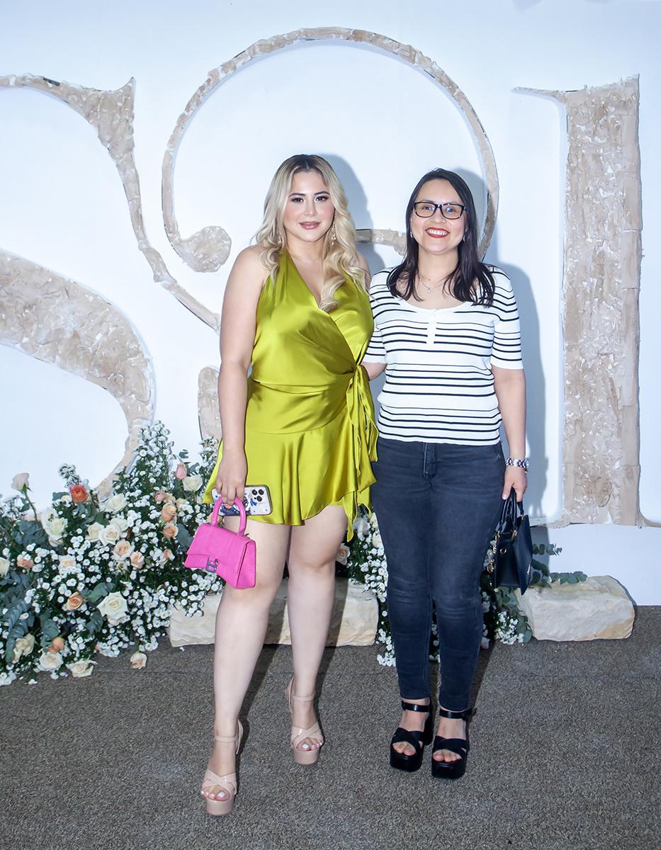 Perla Velásquez y Erika Castro.