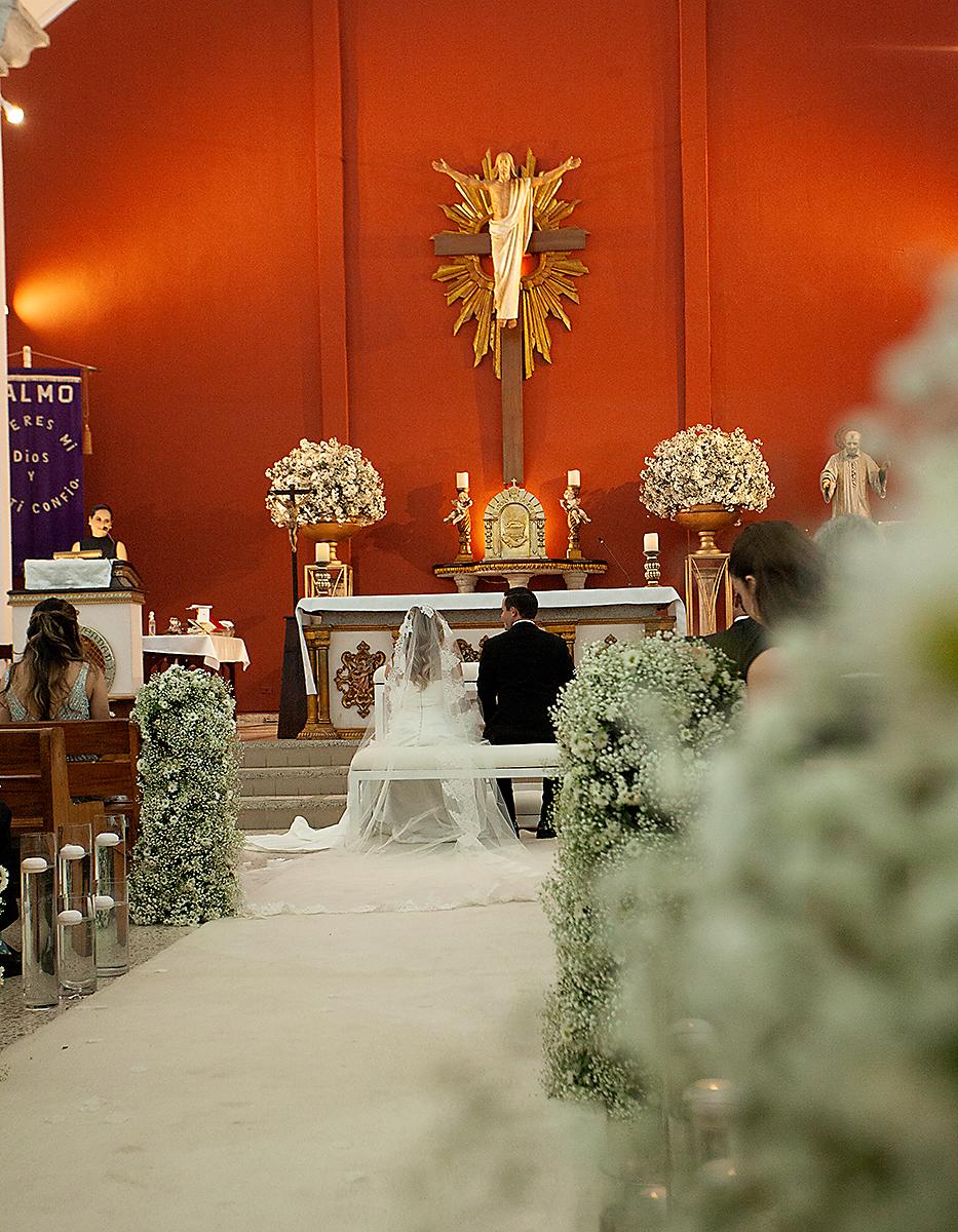 La boda religiosa de Dalton Barrosse y Annie Núñez La boda religiosa de Dalton Barrosse y Annie Núñez