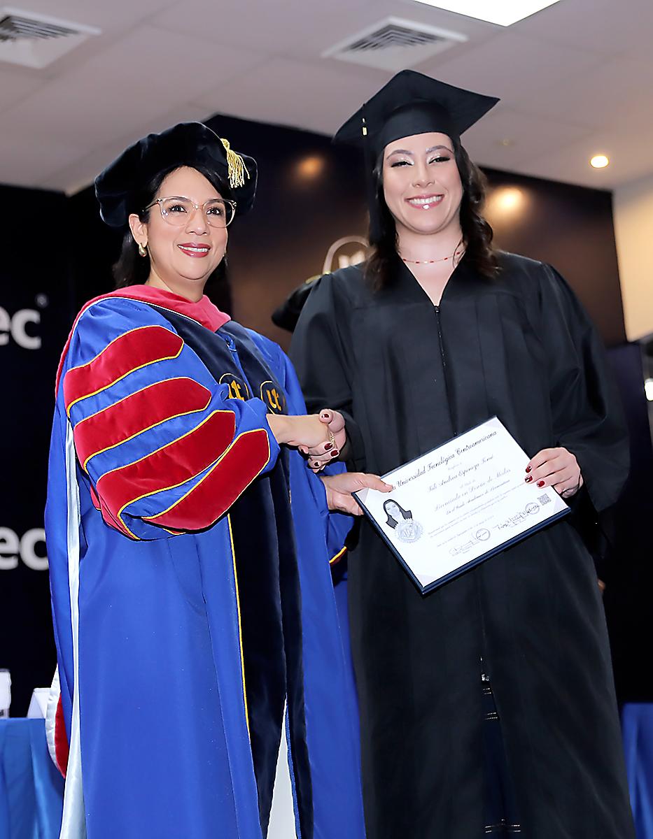 UNITEC celebra graduaciones de pregrado 2024 en Tegucigalpa