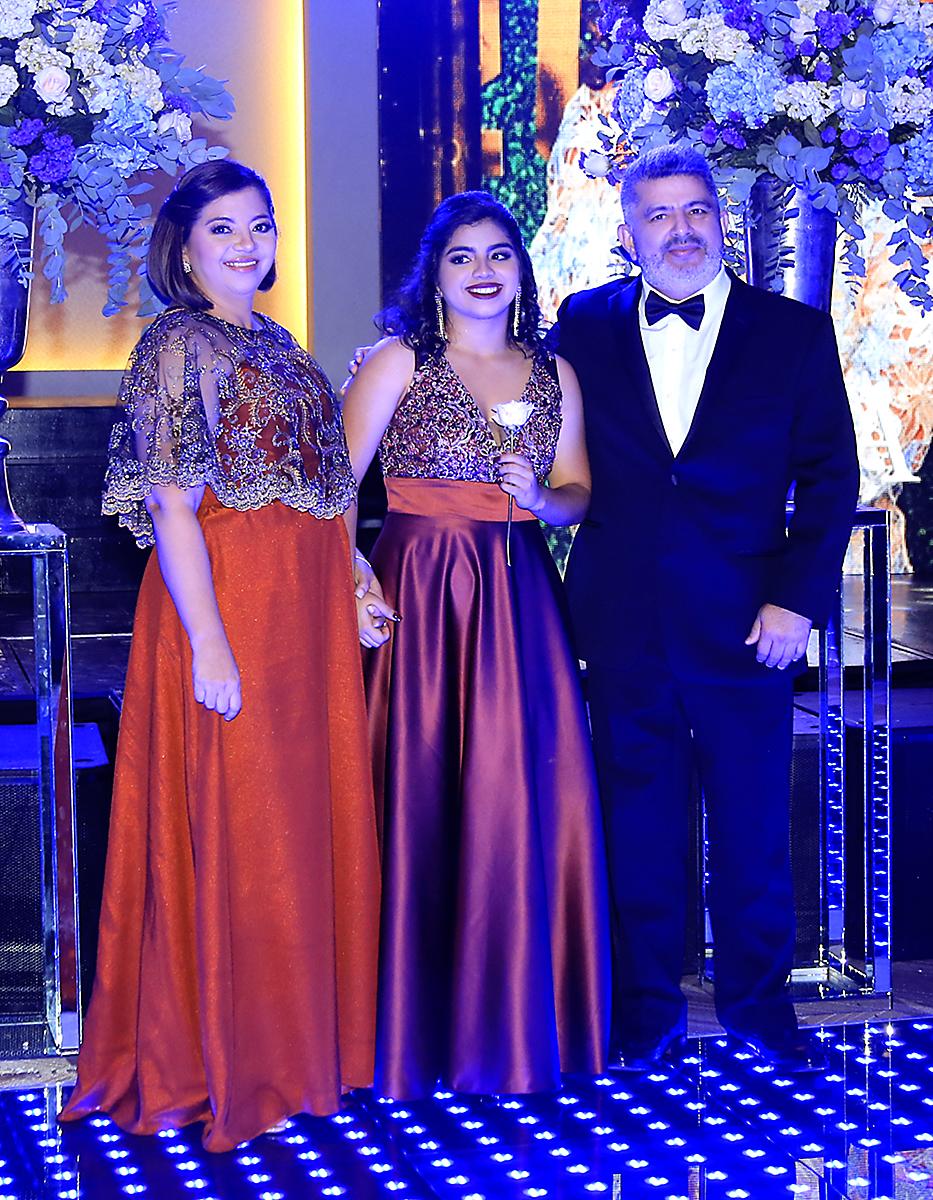 Yackelyne Hernández, Heydi Roció Mejía Hernández y Hernán Alex Mejía.
