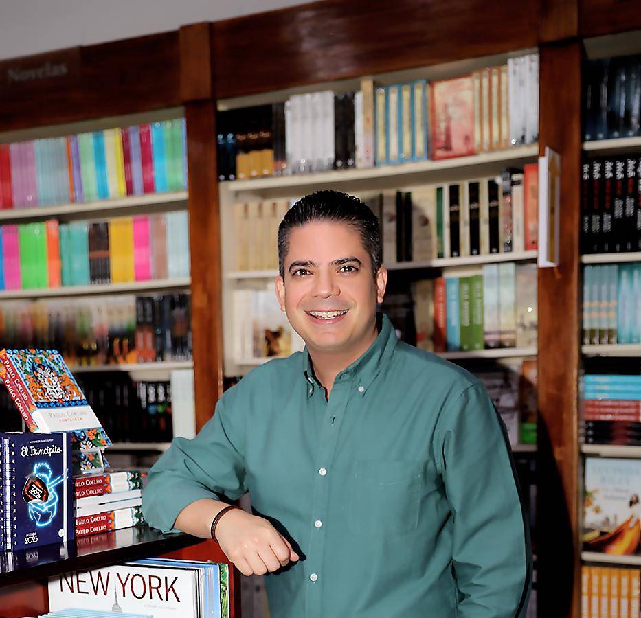 Alex Díaz del Valle: una vida entre libros Alex Díaz del Valle: una vida entre libros