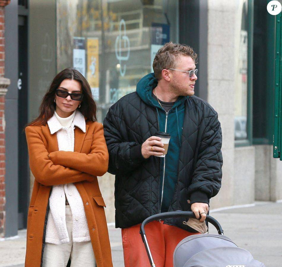 La ex pareja paseando junto a su bebe Sylvester nacido en marzo de 2022. La ex pareja paseando junto a su bebe Sylvester nacido en marzo de 2022.