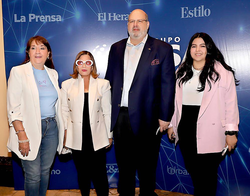 Ileana Lopez, Blanca Bendeck, Jorge Canahuati y Tania Orellana.
