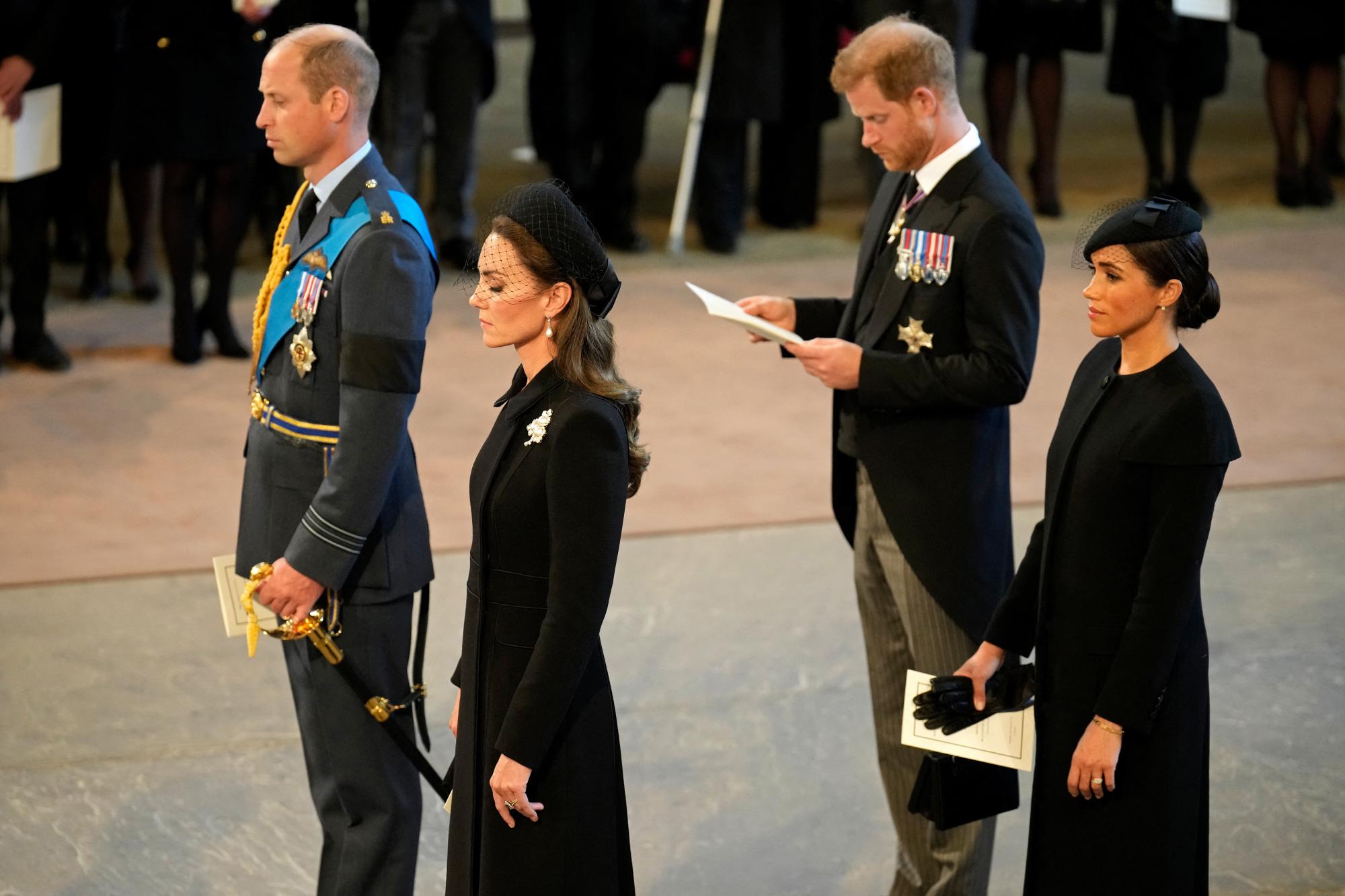 William y Harry: juntos, pero distantes durante el funeral de Isabel II $!William y Harry: juntos, pero distantes durante el funeral de Isabel II