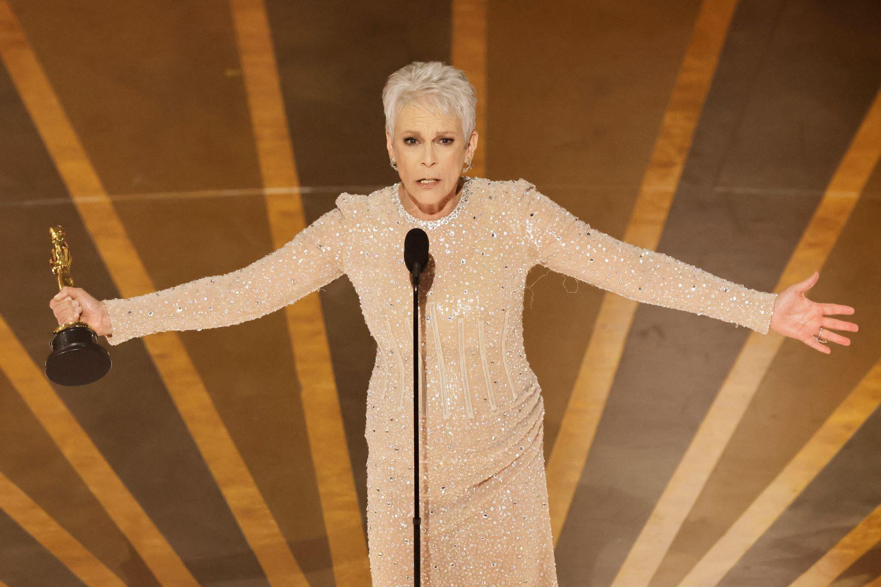 Finalmente, Jamie Lee Curtis gana su primer Óscar