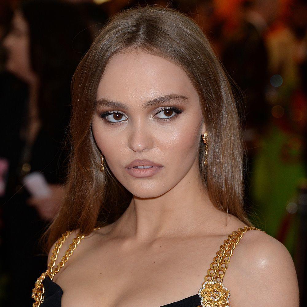 <b>Lily Rose Depp</b> es hija de los actores Johnny Depp y Vanessa Paradis. 