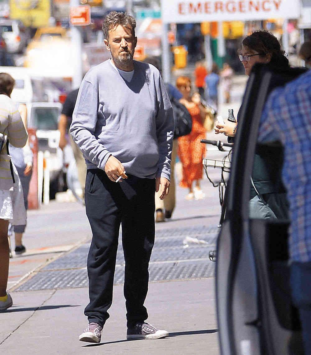 En su batalla contra el alcohol, el actor empezó a engordar y a adelgazar frecuentemente. En una de sus épocas más rollizas, los jefes de la cadena le pidieron formalmente que controlase su peso. Fue su amiga Jennifer Aniston la que animó al actor a seguir una dieta estricta y trabajó como su entrenadora personal.