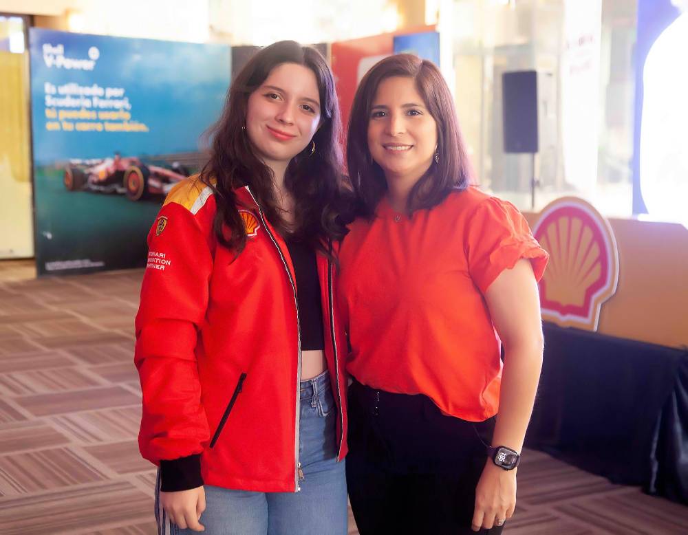 La emoción de la Fórmula 1 llegó a San Pedro Sula con Shell Watch the Race del Gran Premio de México 2025, celebrado en el Club Hondureño Árabe. El Salón Jordán se convirtió en un dinámico escenario estilo sala de cine, donde los asistentes disfrutaron la transmisión en vivo directamente desde la Ciudad de México.