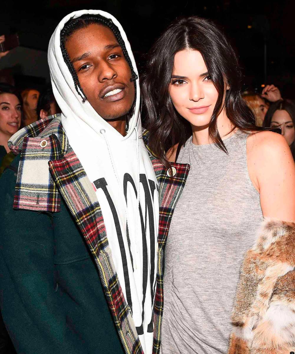 En 2017 hubo muchos rumores sobre la relación de la modelo y A$AP Rocky, con quien fue vista en varias ocasiones.