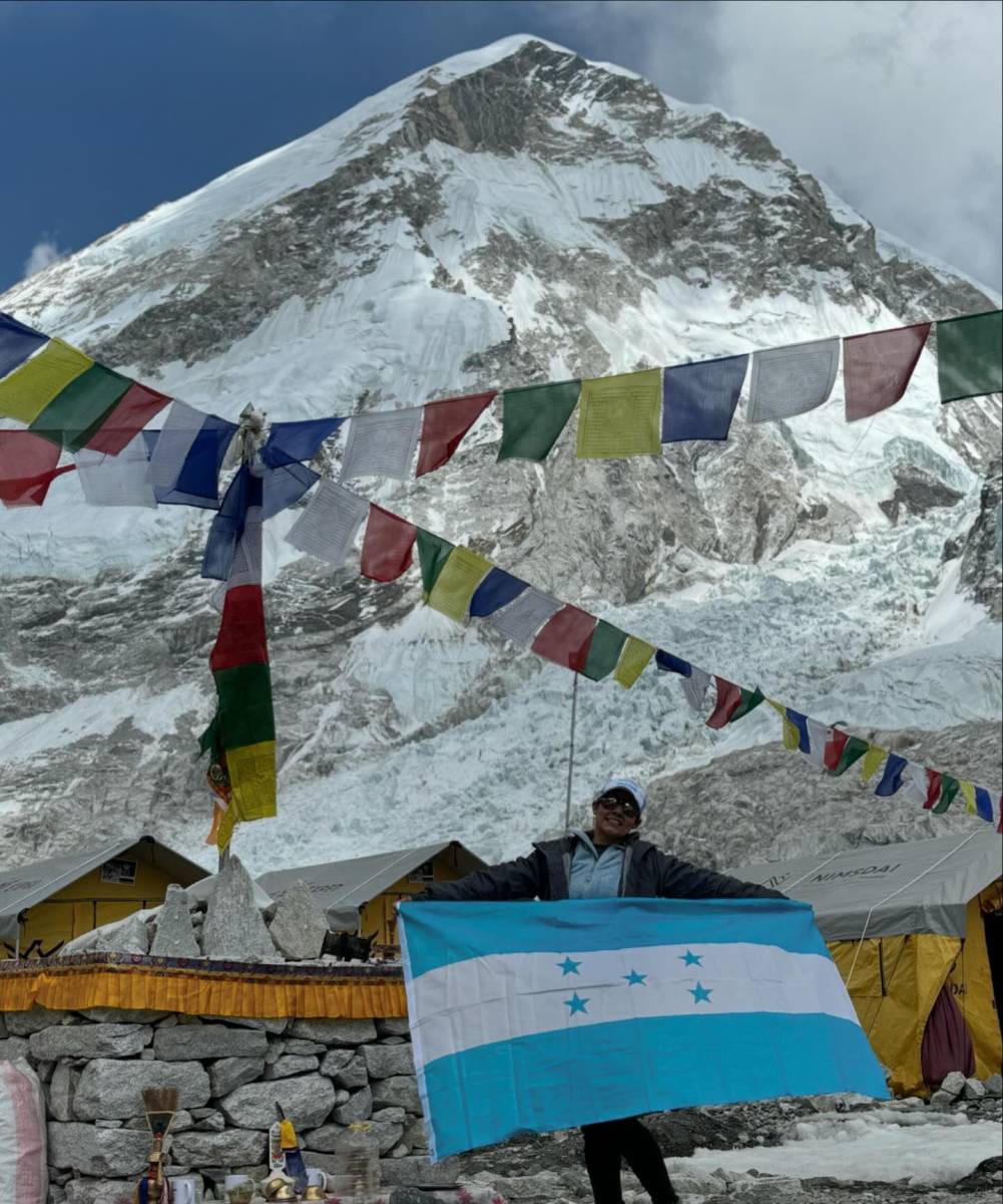 Antes de afrontar ese reto, Dora tuvo un mes de preparación en Nepal, donde recibió todos los lineamientos y adaptación antes de sumergirse en la montaña