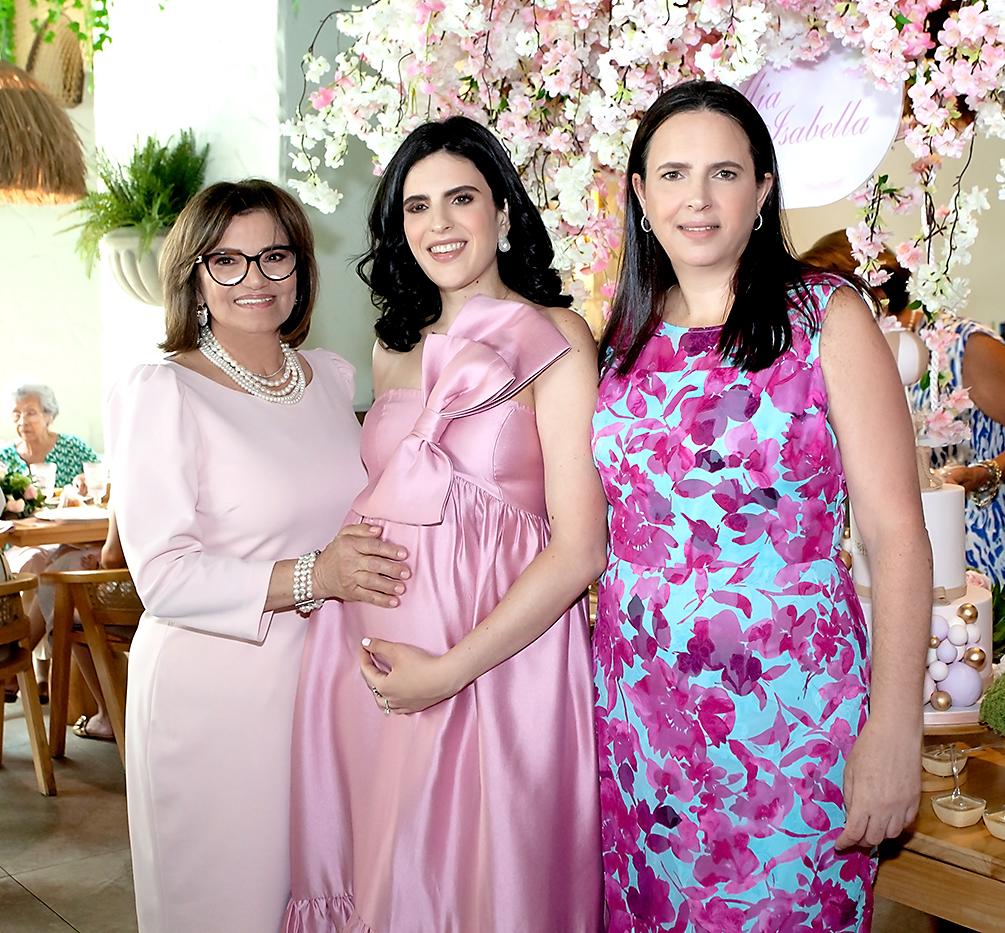 Marlen Nassar, Daniela Brito y Toti Lama.