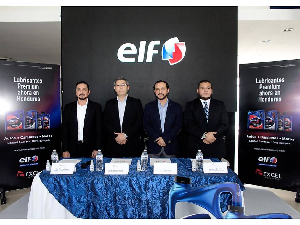 Roberto Deleon, gerente nacional de Excel Repuestos, William Escalante, gerente regional de logística, Luis Urrutia, representante de Elf y Daniel Barahona, gerente de servicio.