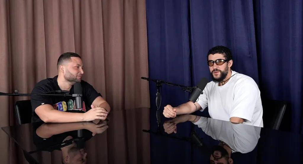 “Sí, es bueno denunciar las cosas en las redes sociales, es bueno salir a la calle a protestar, dejarse sentir como pueblo, pero yo creo que la protesta más grande es ir el 5 de noviembre a votar”, dijo el cantante.