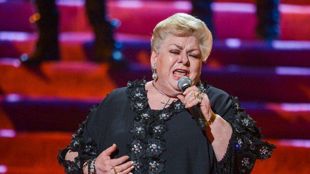 <b>Conflicto con imitador que cantó su canción al presidente de México (2016):</b> Paquita la del Barrio expresó su enojo al descubrir que un imitador suyo había adaptado su icónica canción “Rata de dos patas” para criticar al presidente, de ese entonces, Enrique Peña Nieto. La cantante calificó al imitador de “maricón operado de Estados Unidos” y le exigió disculpas por la adaptación inapropiada de su tema.