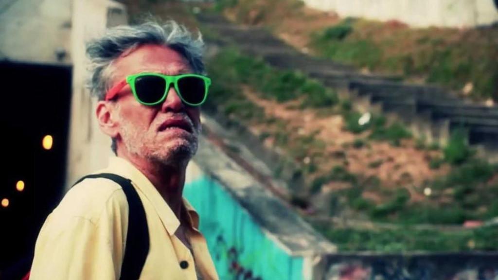 <b>Malacrianza</b>“Malacrianza” es el segundo film salvadoreño en ser distribuido mundialmente. Es una película corta que narra la vida de un emprendedor de piñatas en el centro de San Salvador. Extorsionado y sin dinero, el protagonista se aventura por los suburbios de la ciudad para poder conseguir su dinero.
