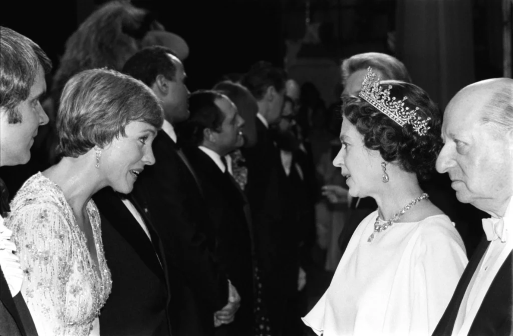 Los famosos que conocieron a la reina Isabel II