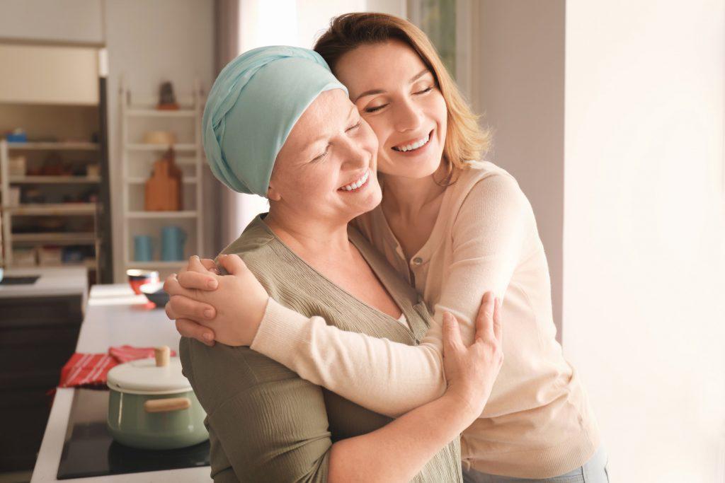 ¿Cómo apoyar a un ser querido durante su lucha contra el cáncer de mama?