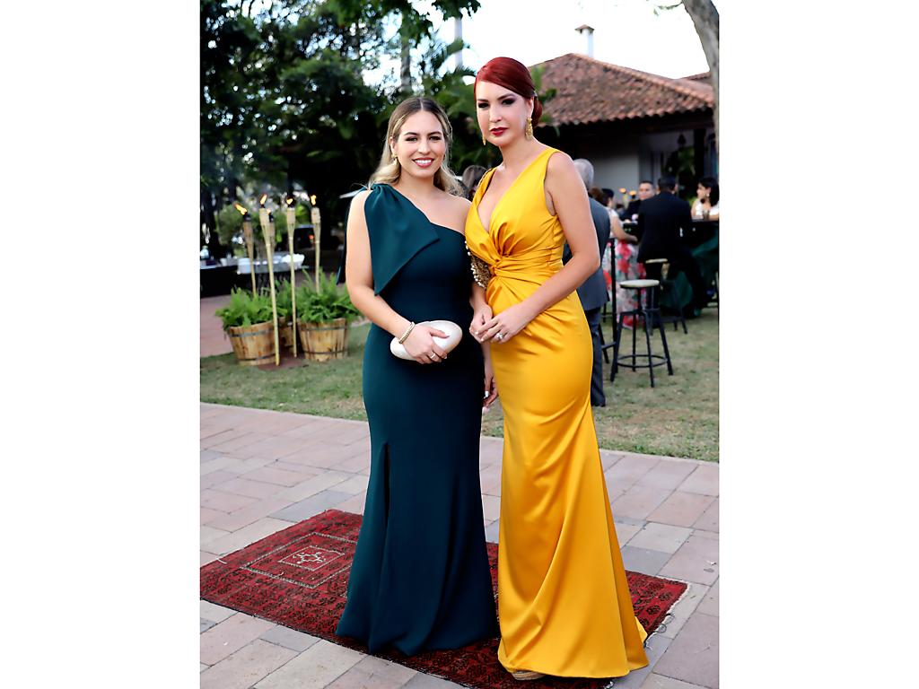  Rosamaría y Lorella Cuculiza 