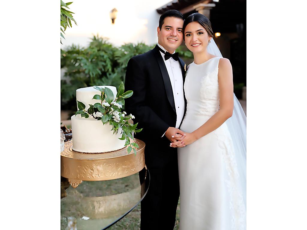 Inolvidables momentos llenos de encanto y románticismo vivieron Daniela Rivera Lara y Carlos Eduardo Zelaya Sierra.