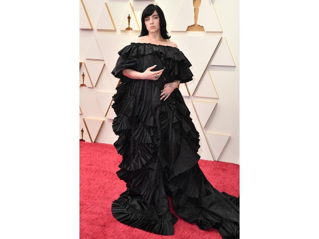 Billie Eilish vistiendo Gucci 