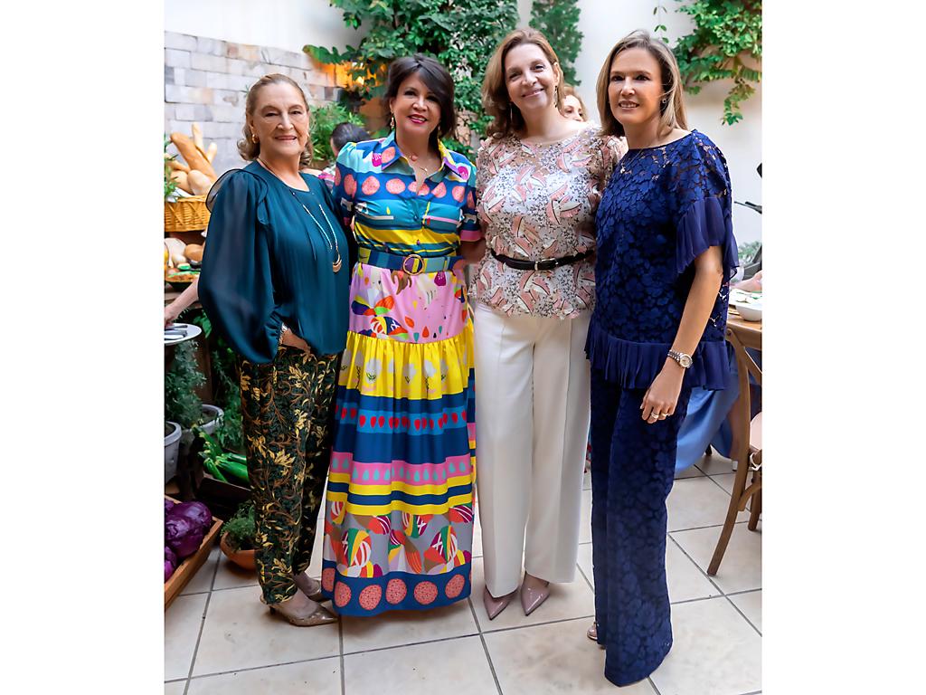Elda Segovia, Ana María Alcántara, Liliveth Bandy y Erika Segovia de Méndez.