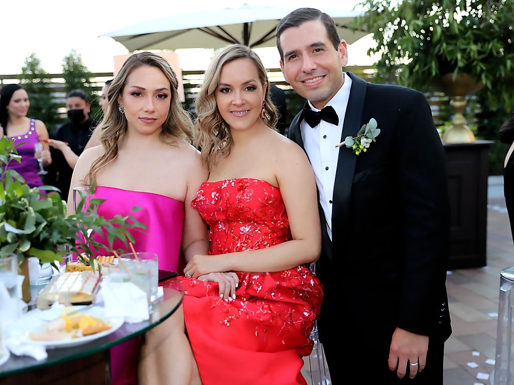 Myrna Ordóñez y Melissa y Juan Carlos Sorto