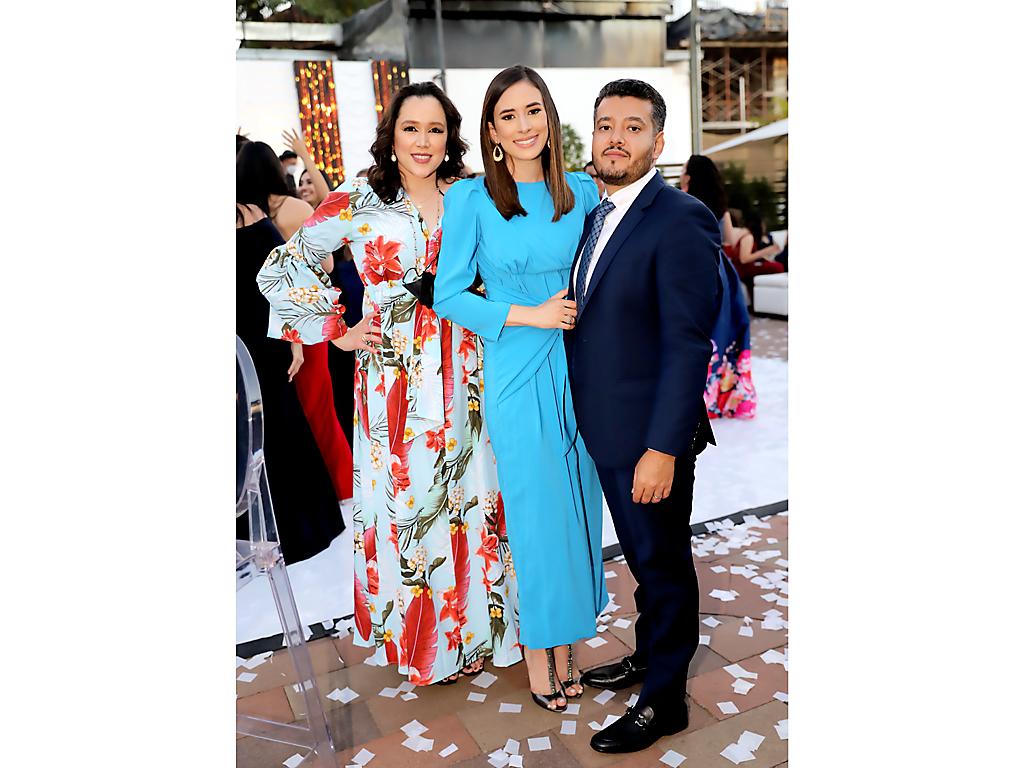 Jennifer Ramos y Sonia y David Maldonado