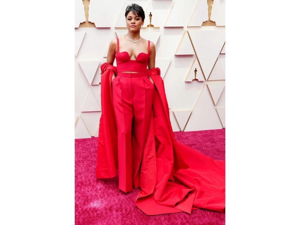 Ariana DeBose vistiendo Valentino Haute Couture