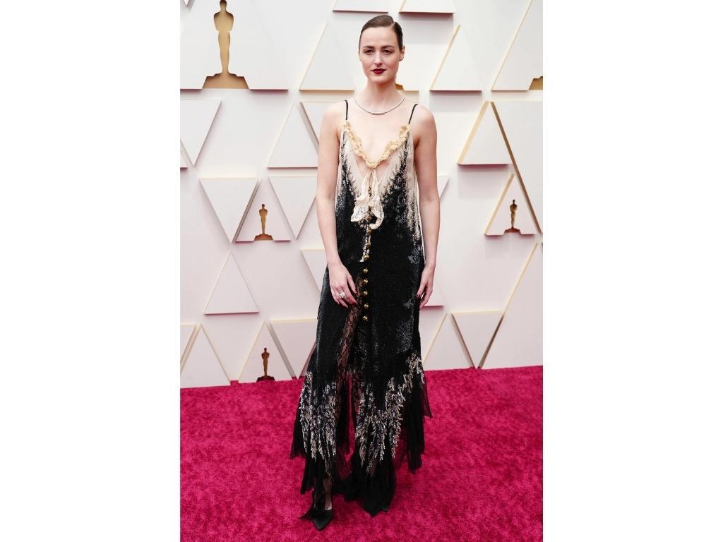 Renate Reinsve vistiendo Louis Vuitton