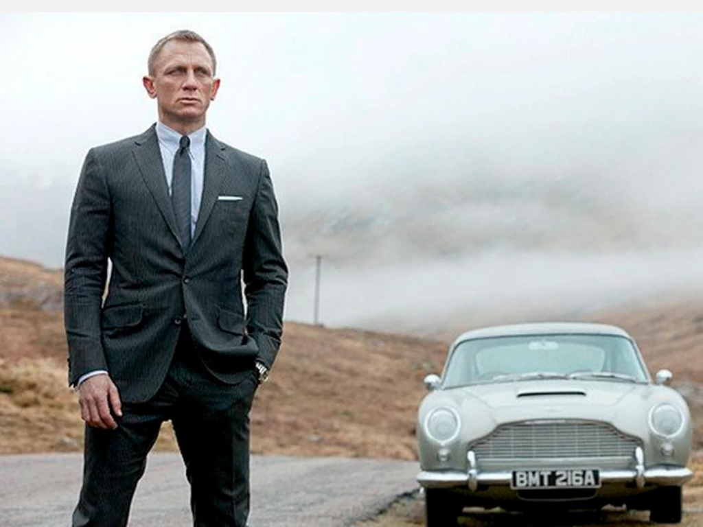 HomenajeEstá claro que no podía faltar el homenaje en celebración a la magia del cine. Esta vez se celebró los 60 años de la saga del intrépido y guapo detective secreto James Bond. 